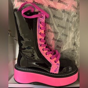 Demonia Emily-350 Platform Ankle Boot Sizes: 7